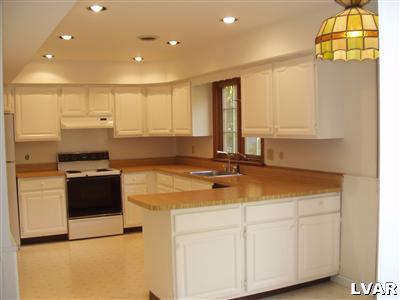 1663 Valley Forge Road Allentown, PA 18104 - Photo 4 of 7 Kitchen