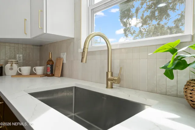 a close view of sink