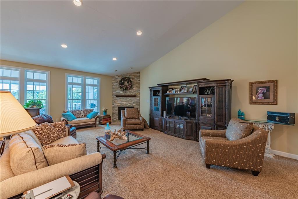 105 Mansfield Road Washington, PA 15301 - Photo 2 of 25 Gallery Image 2