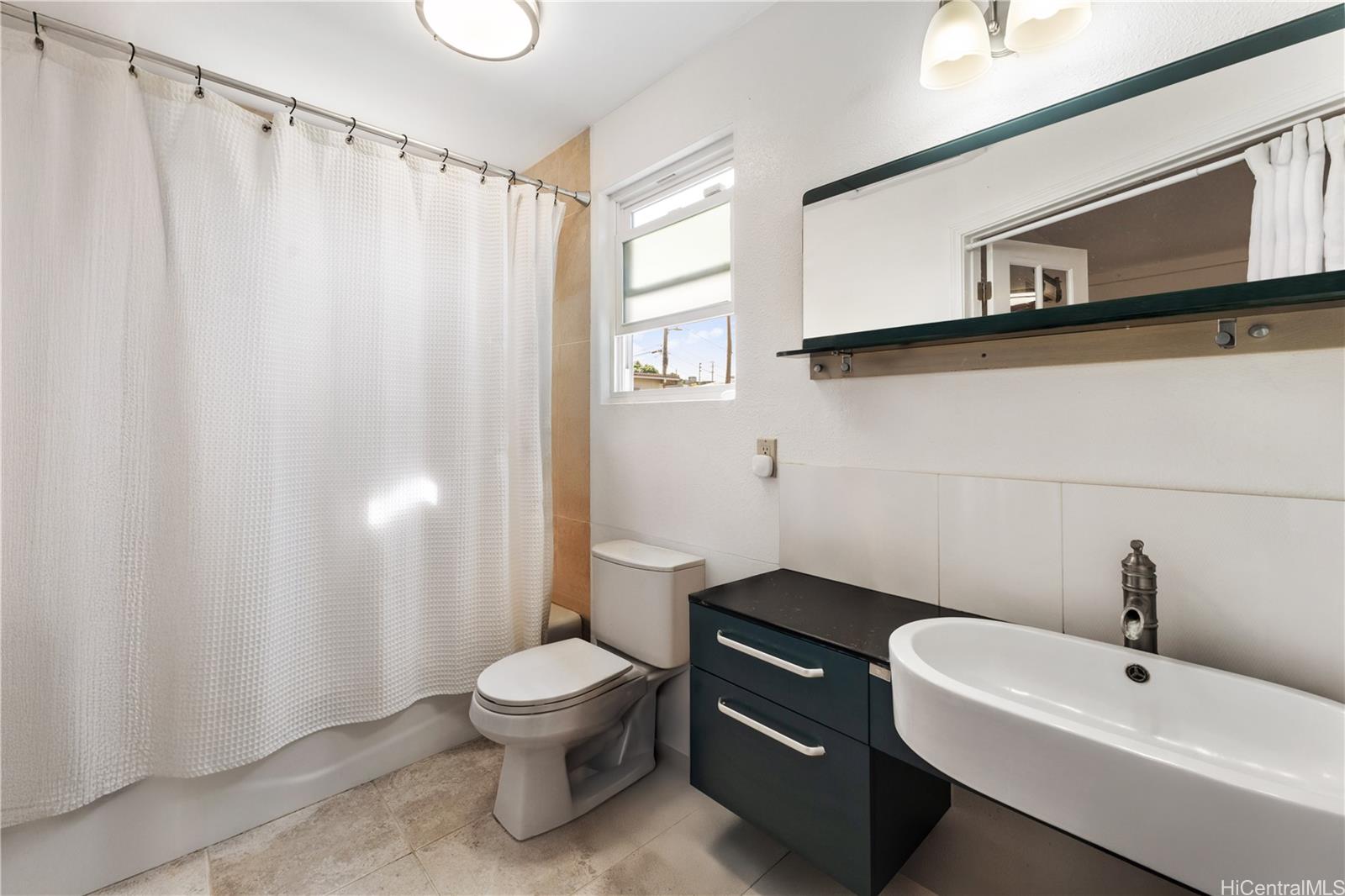 1837 Pacific Heights Road Honolulu, HI 96813 - Photo 12 of 17 On suite bathroom off of primary bedroom