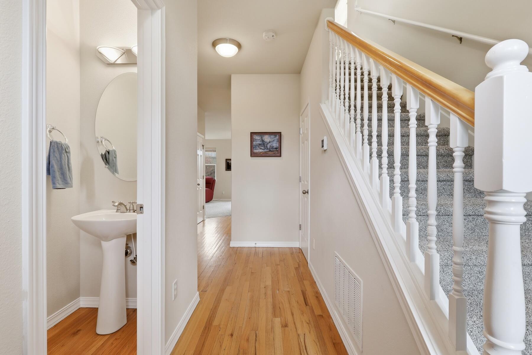 61156 Foxglove Loop Bend, OR 97702 - Photo 5 of 44 Entryway