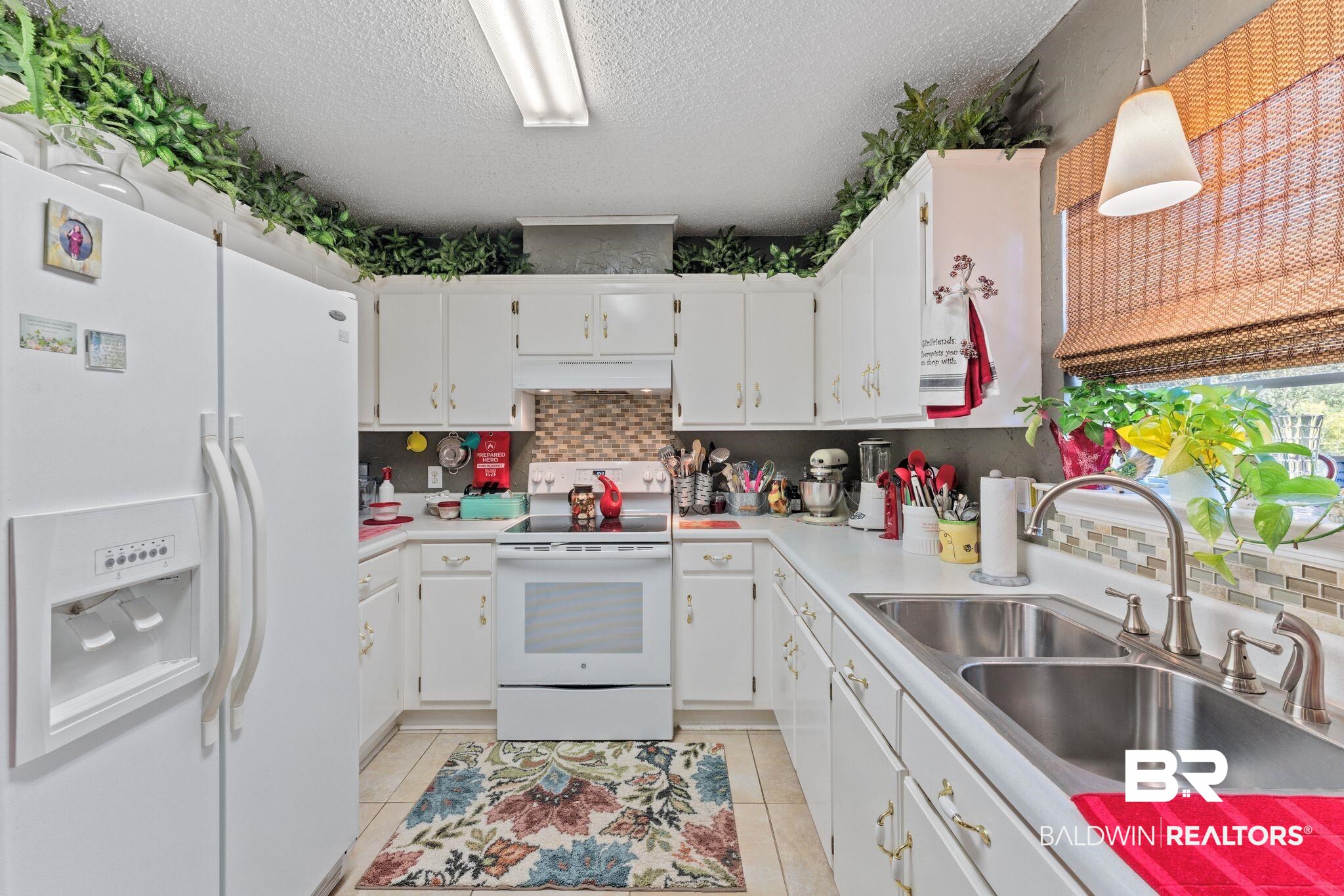 340 Portside Court East Mobile, AL 36695 - Photo 12 of 33 Kitchen