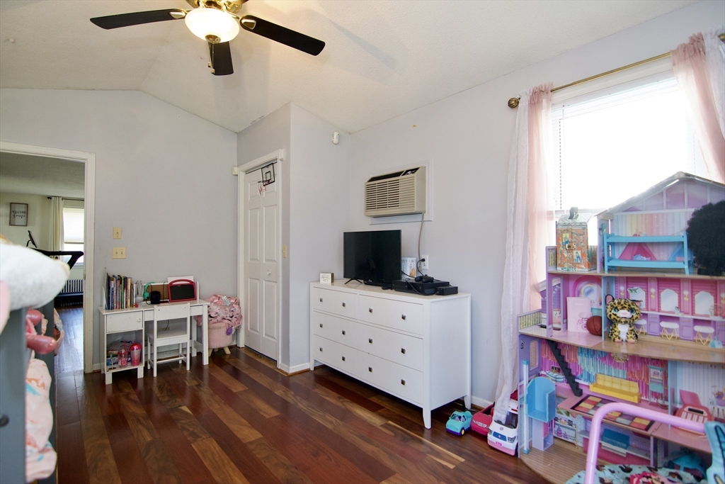 23 Clement Street Springfield, MA 01118 - Photo 20 of 42