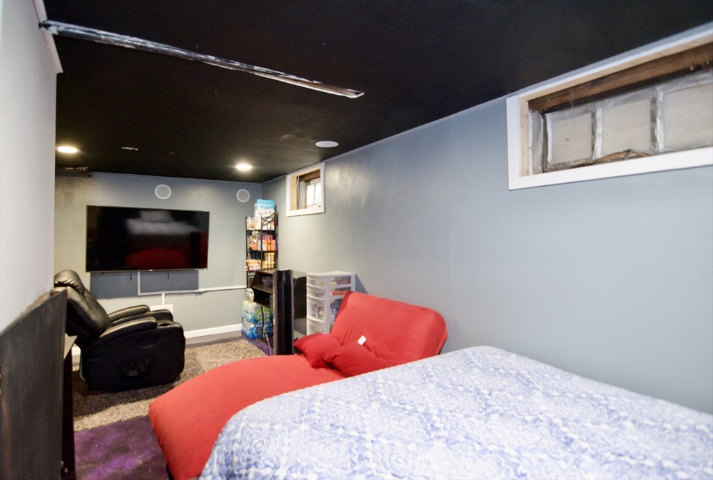 23 Clement Street Springfield, MA 01118 - Photo 41 of 42