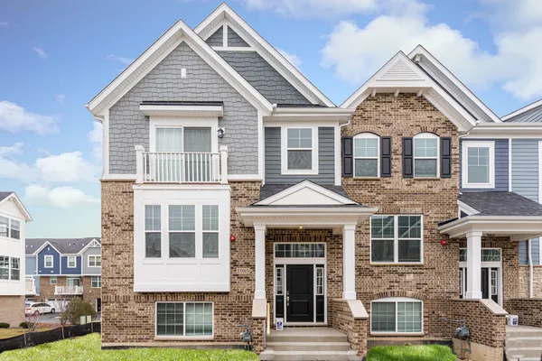 $4,900 | 1985 Kingsley Circle, Northbrook, IL 60062