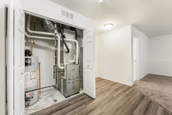 $4,900 | 1985 Kingsley Circle, Northbrook, IL 60062