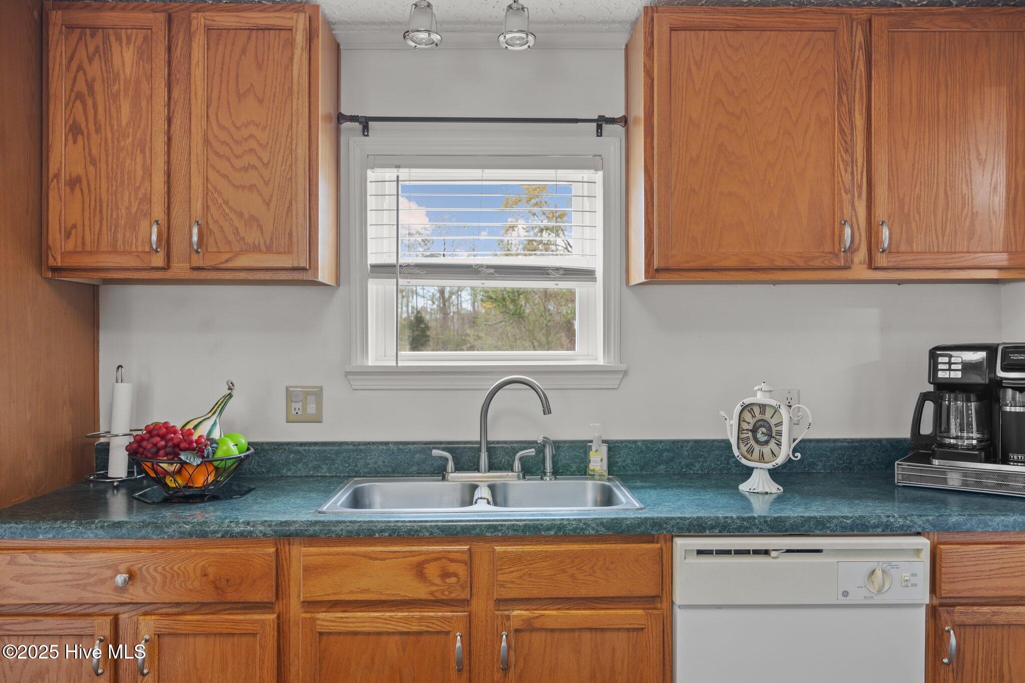 2184 Whichards Beach Road Chocowinity, NC 27817 - Photo 16 of 51 33-web-or-mls-BLS_0054