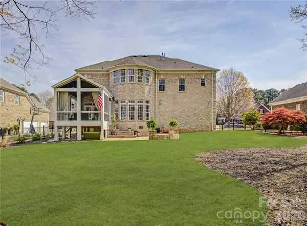 $888,000 | 16915 Turtle Point Road, Charlotte, NC 28278