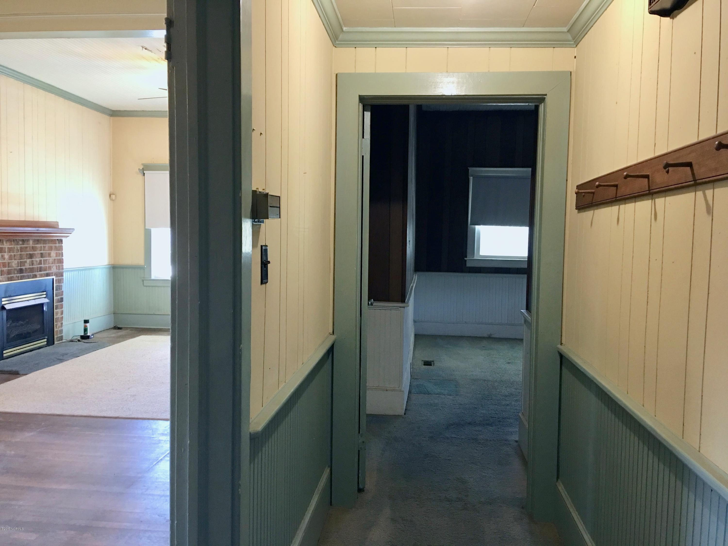 1312 Old Cherry Point Road New Bern, NC 28560 - Photo 18 of 80 Bedroom hallway