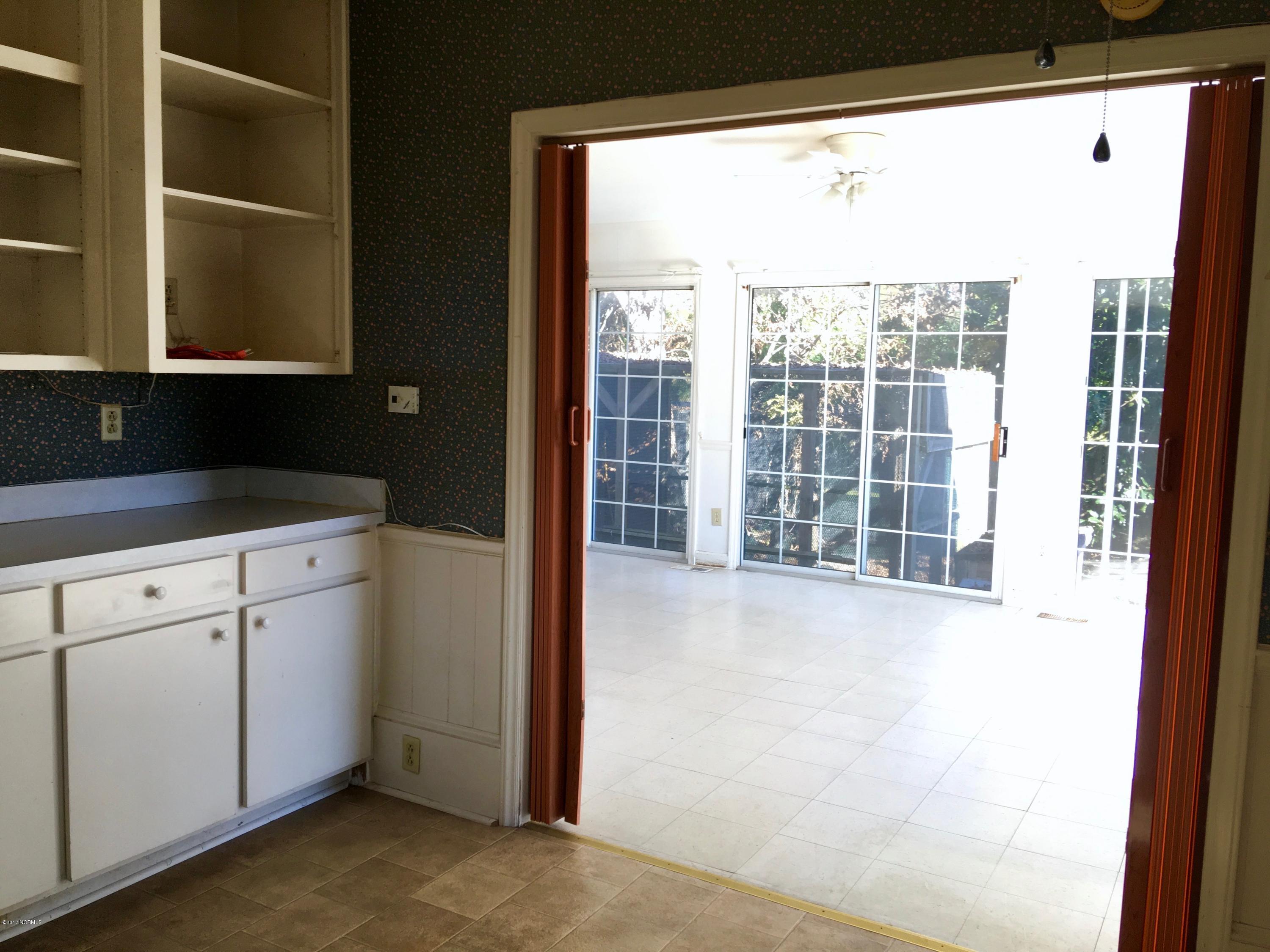 1312 Old Cherry Point Road New Bern, NC 28560 - Photo 35 of 80 Doors open to Carolina room