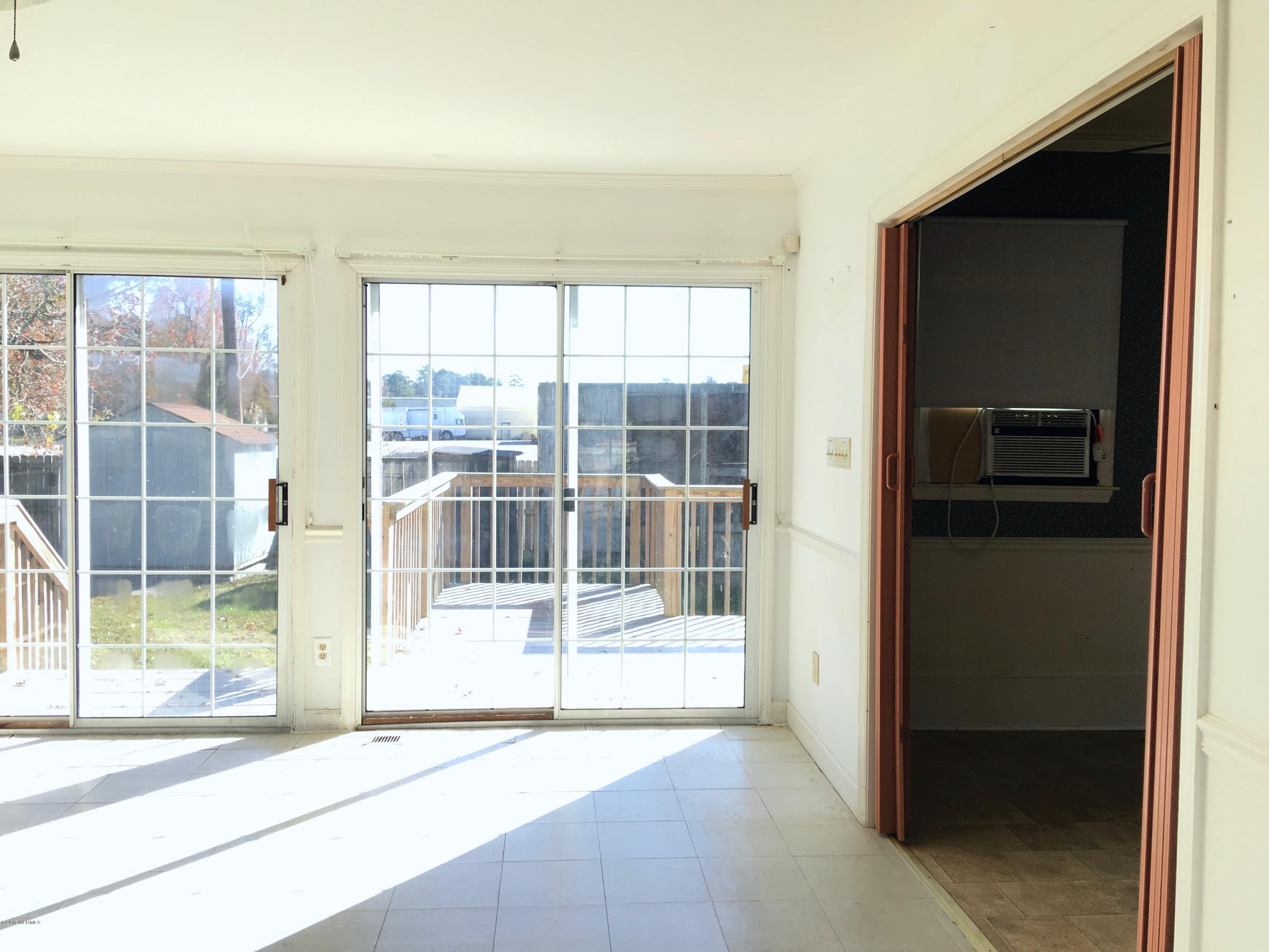 1312 Old Cherry Point Road New Bern, NC 28560 - Photo 36 of 80 Carolina room