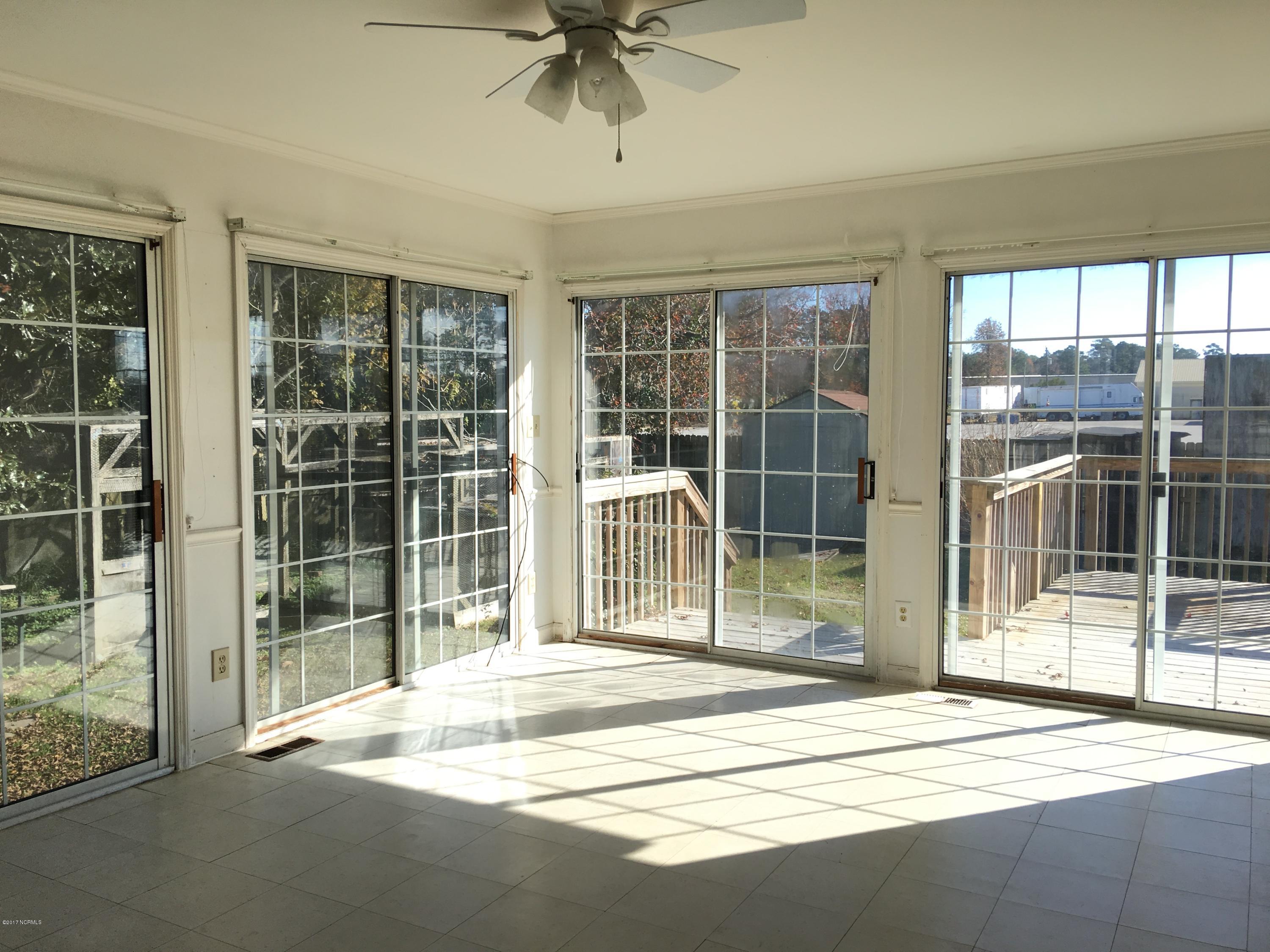 1312 Old Cherry Point Road New Bern, NC 28560 - Photo 37 of 80 Carolina room