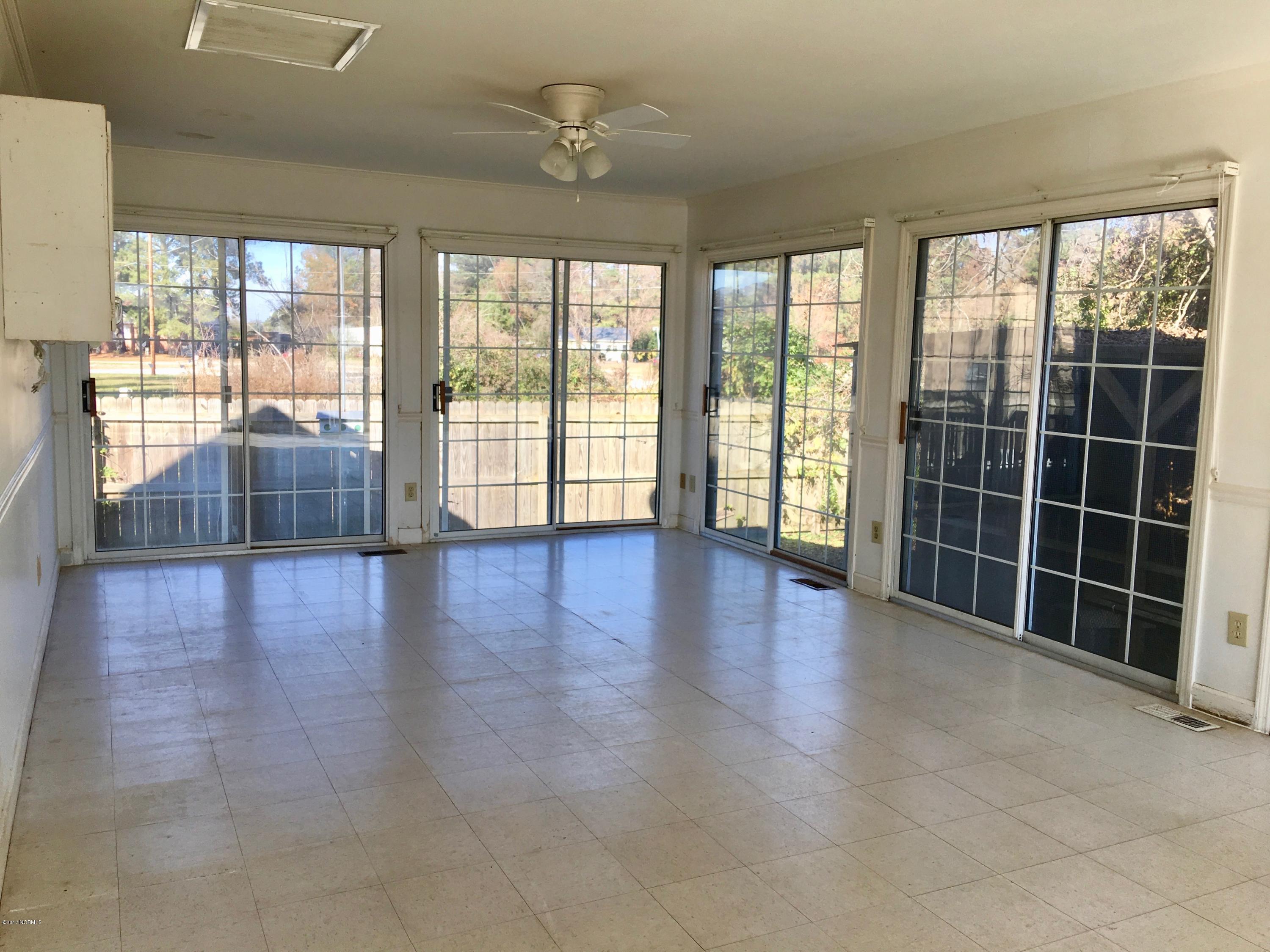 1312 Old Cherry Point Road New Bern, NC 28560 - Photo 38 of 80 Carolina room