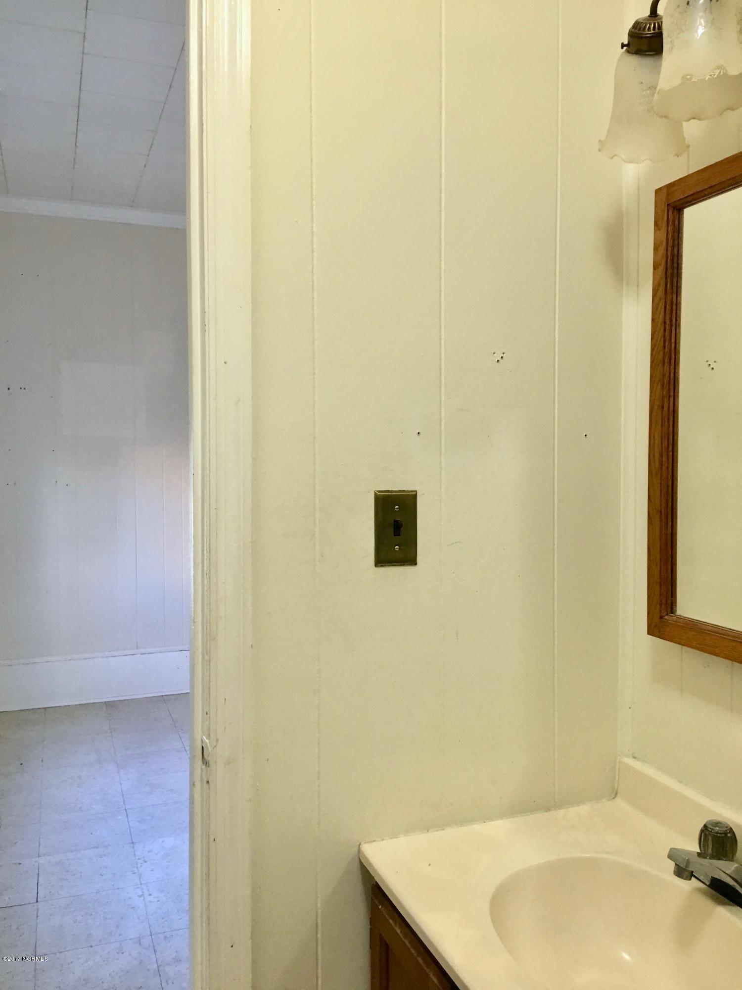 1312 Old Cherry Point Road New Bern, NC 28560 - Photo 43 of 80 Bathroom 2