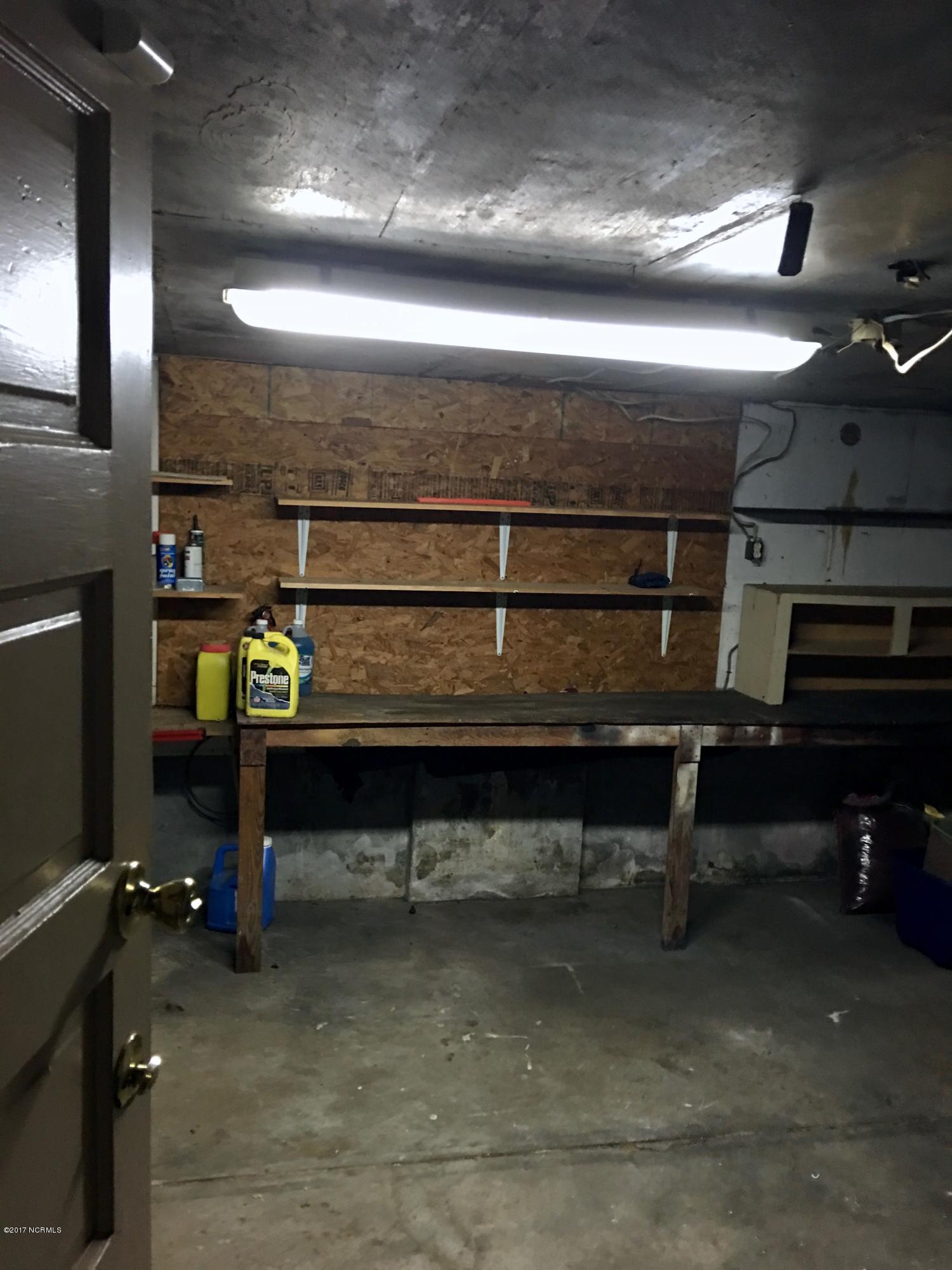 1312 Old Cherry Point Road New Bern, NC 28560 - Photo 57 of 80 Garage