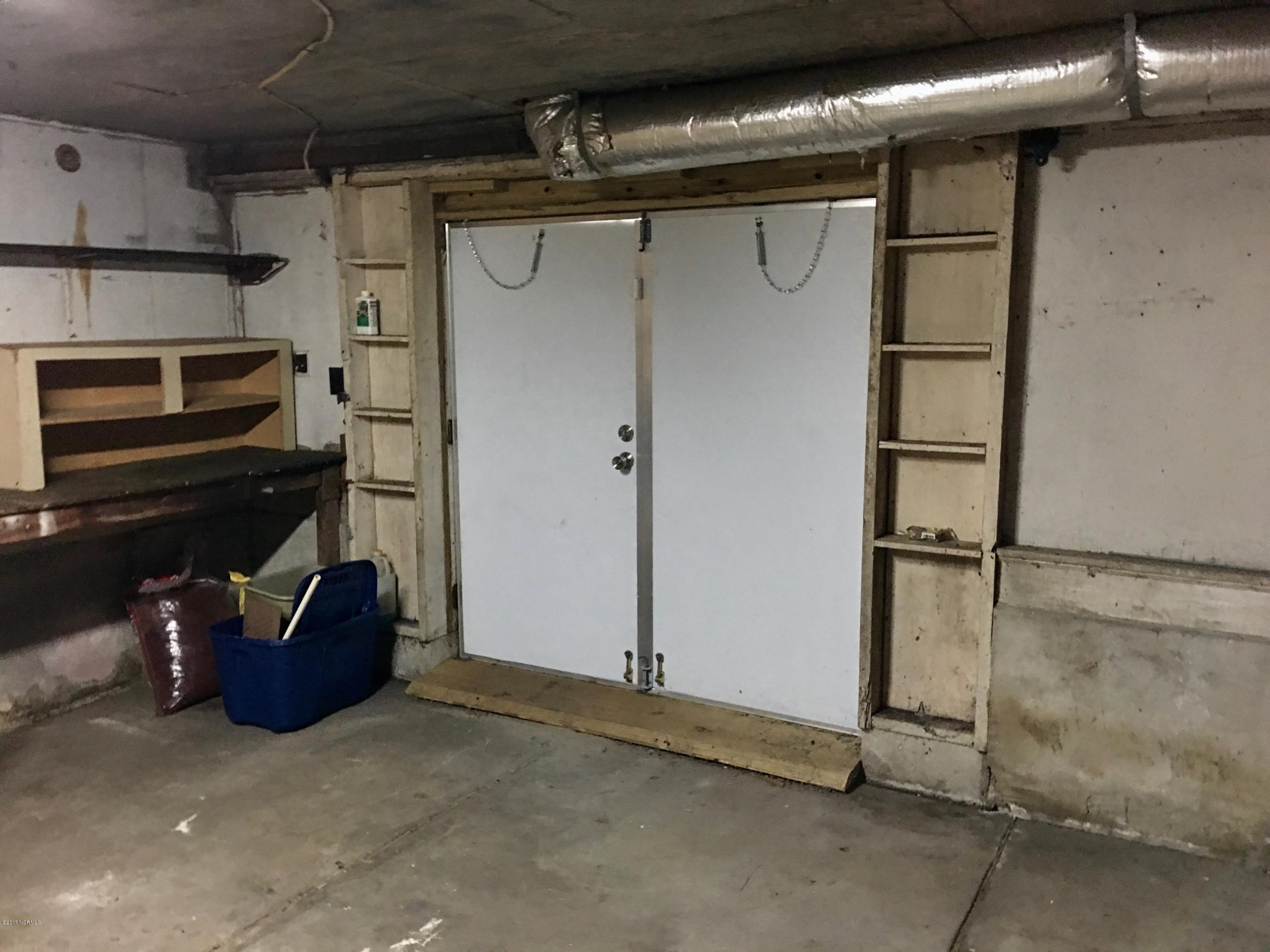 1312 Old Cherry Point Road New Bern, NC 28560 - Photo 58 of 80 Garage