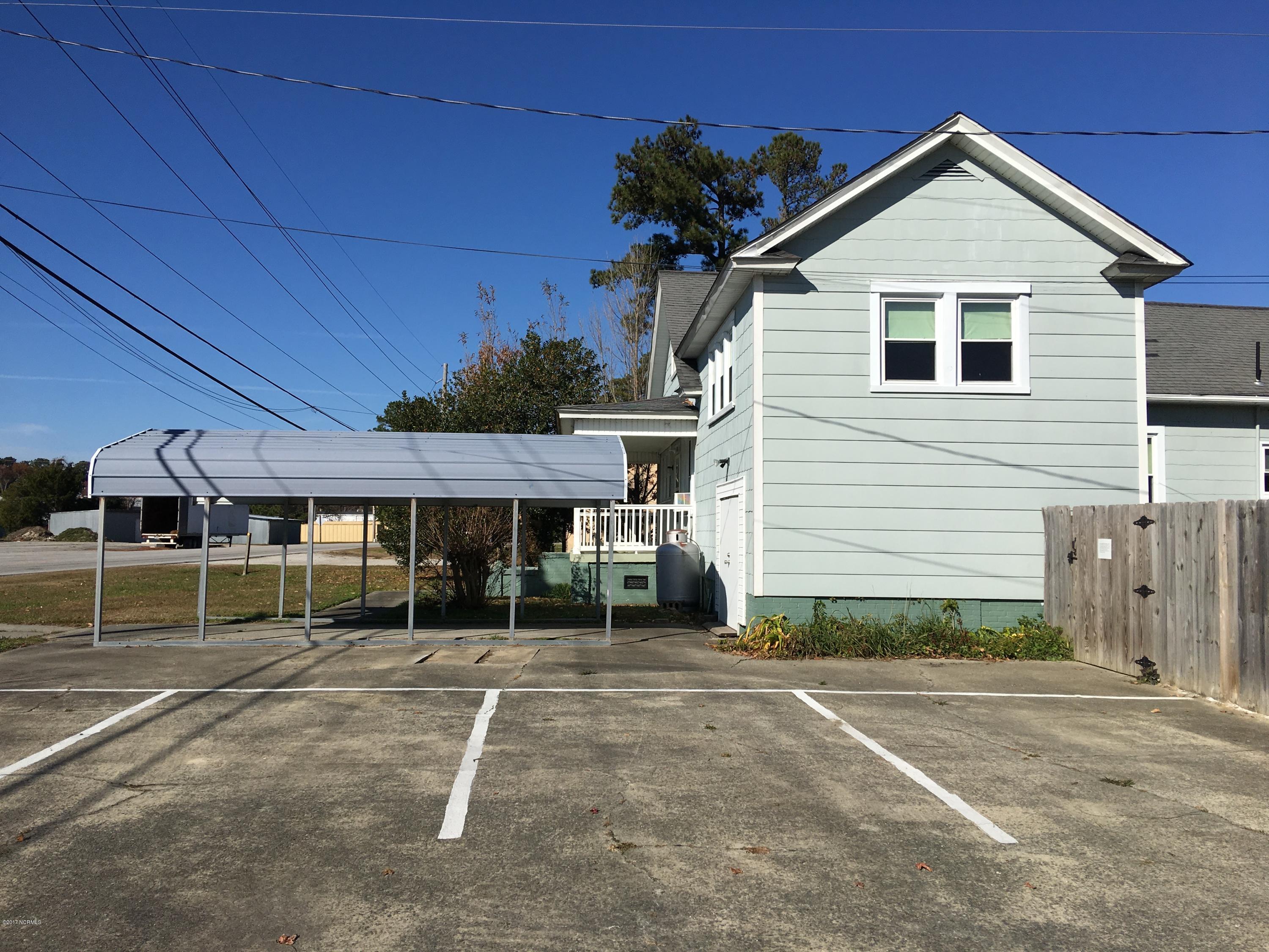 1312 Old Cherry Point Road New Bern, NC 28560 - Photo 7 of 80 Parking spaces, garage, back yard