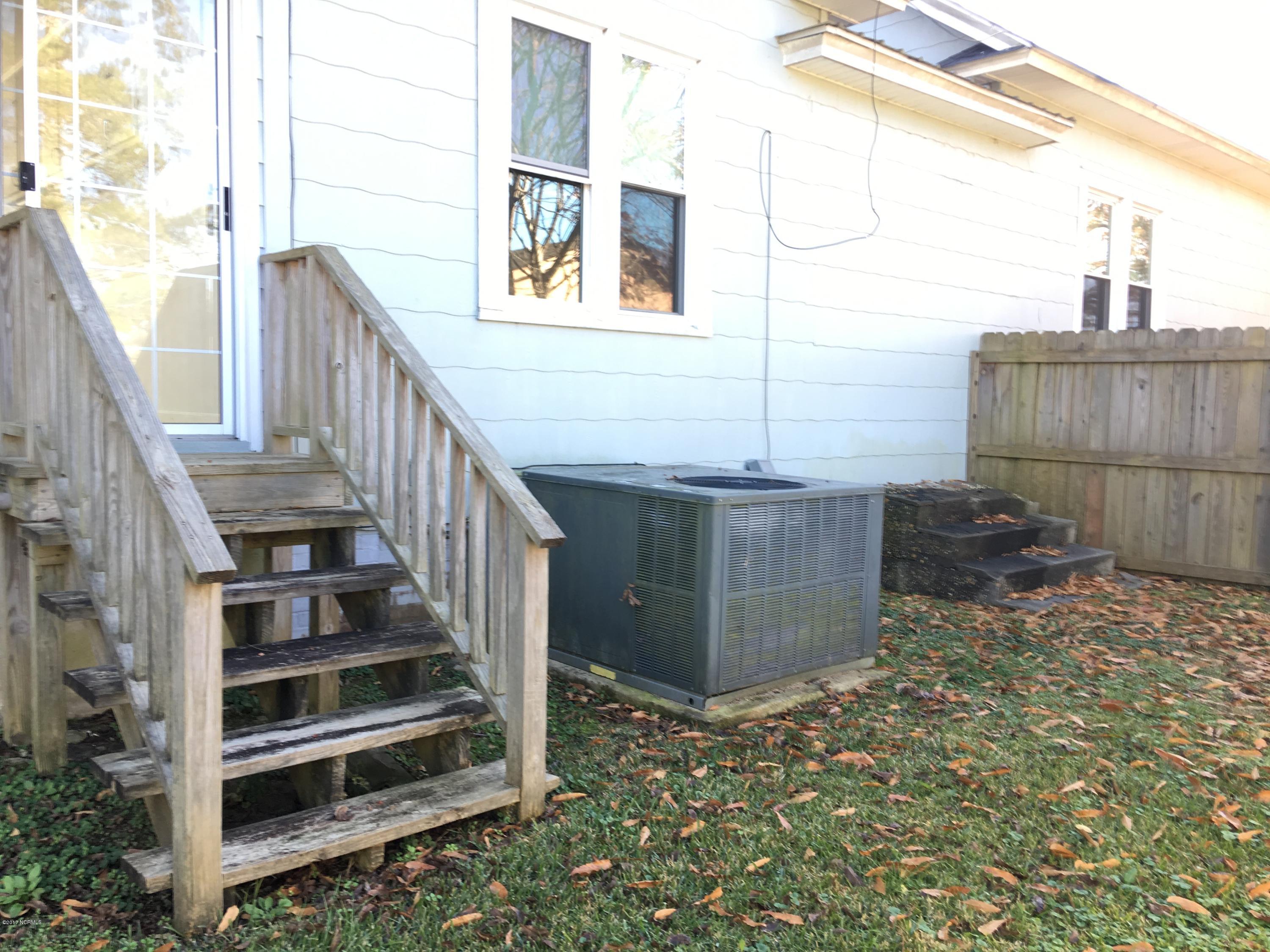 1312 Old Cherry Point Road New Bern, NC 28560 - Photo 77 of 80 Back yard, Carolina room steps