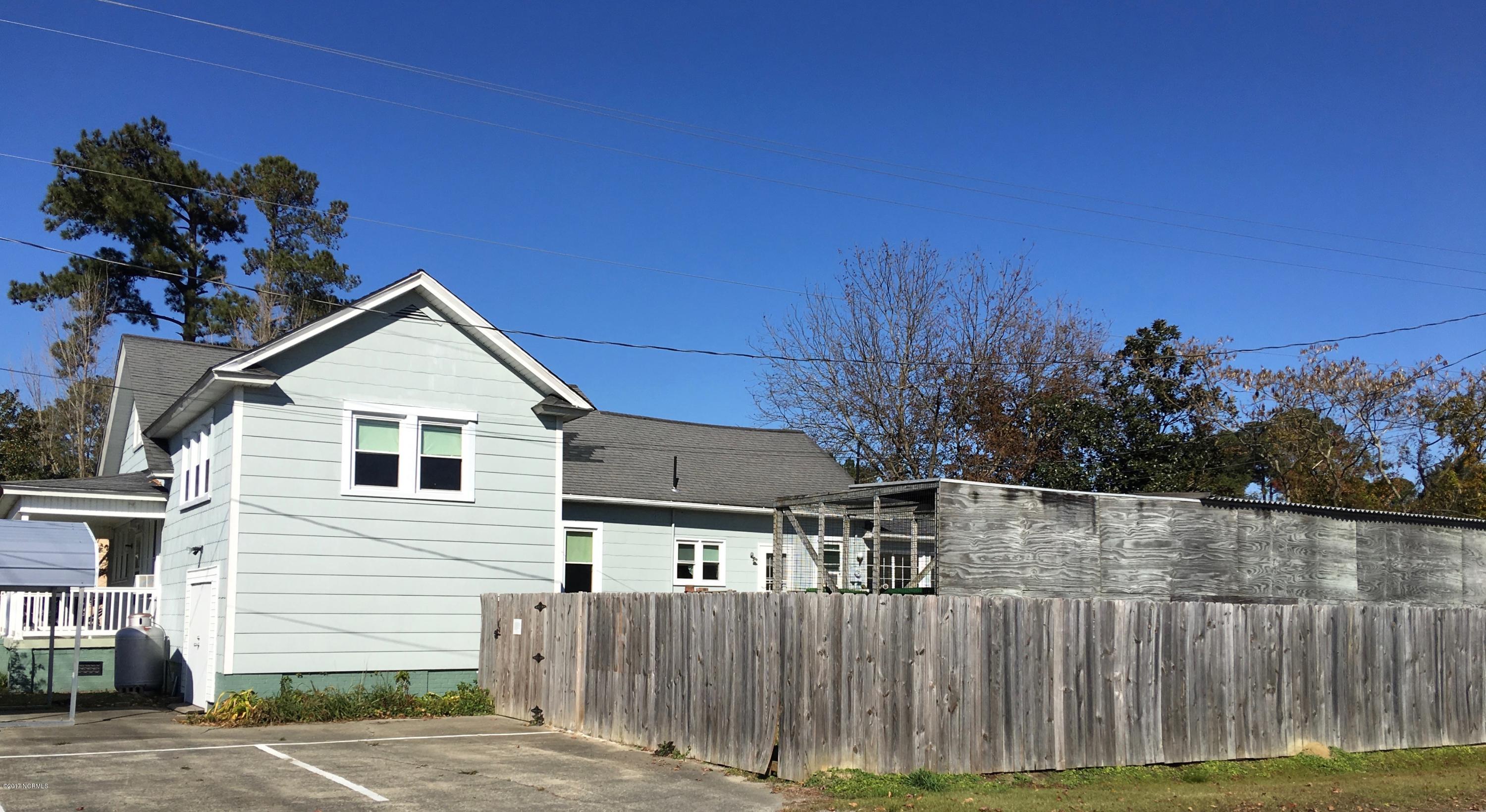 1312 Old Cherry Point Road New Bern, NC 28560 - Photo 9 of 80 Garage, fenced back yard