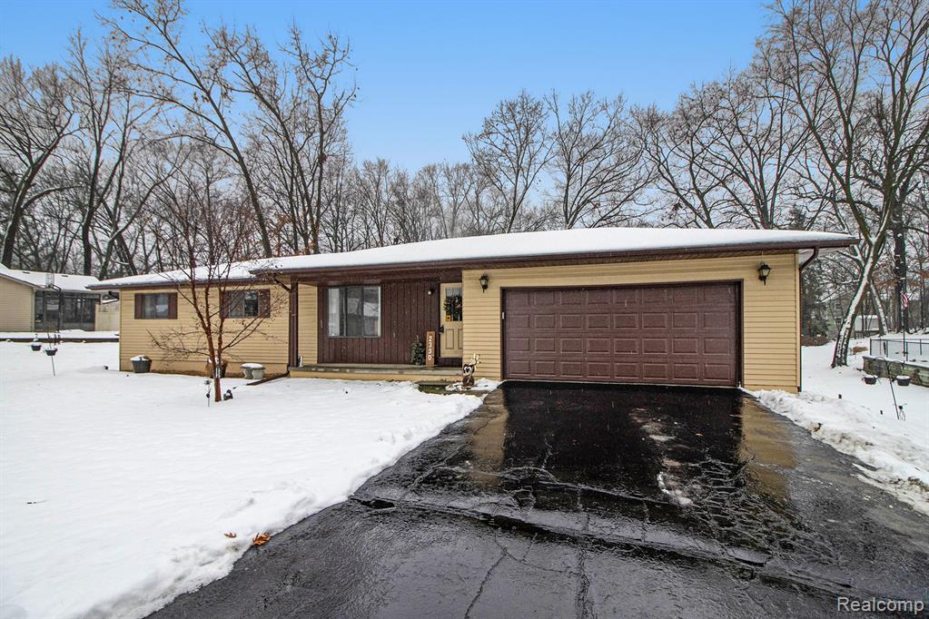 2330 Keith Road West Bloomfield, MI 48324 - Photo 2 of 23 Gallery Image 2