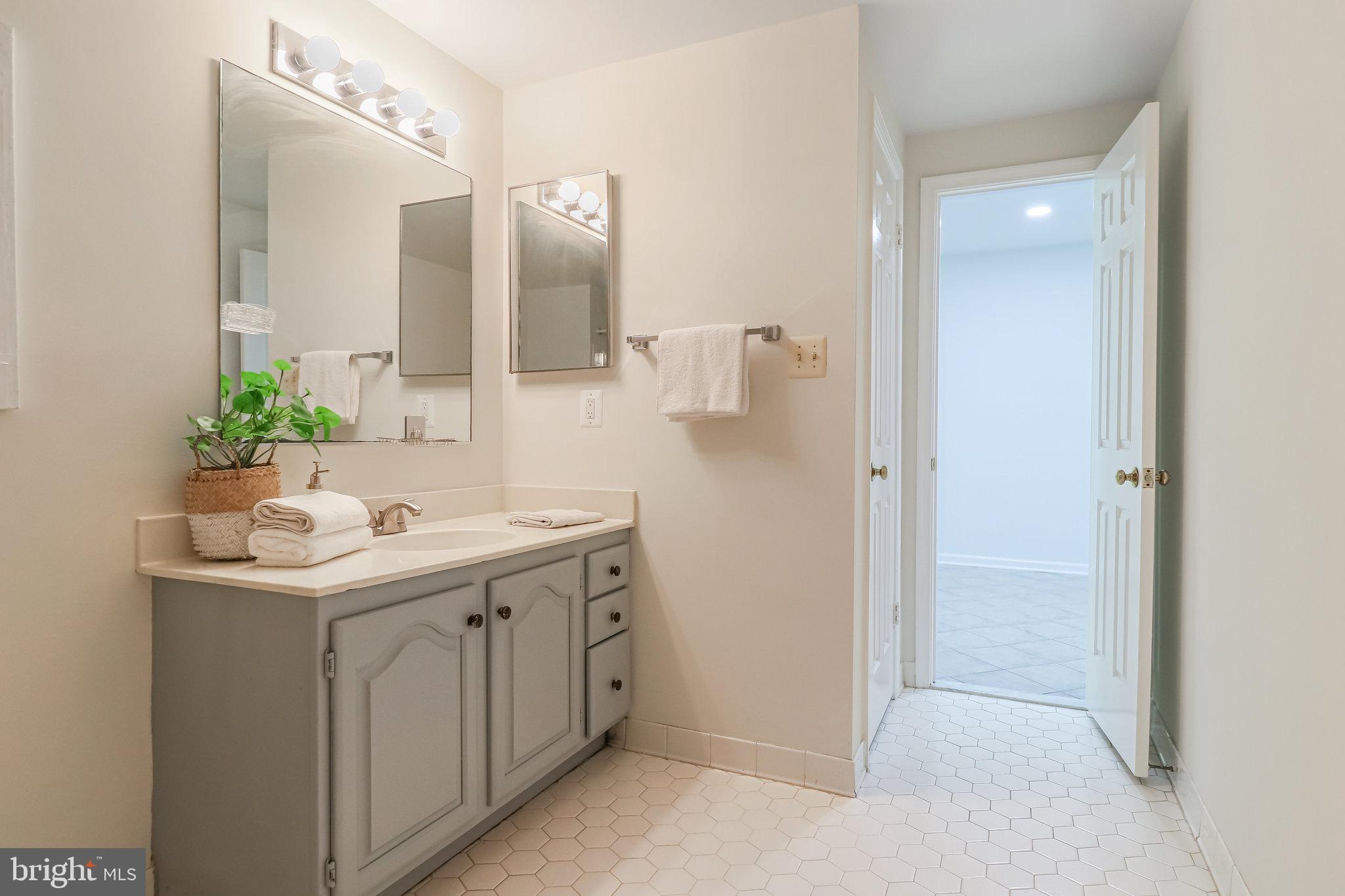 1450 Hampton Hill Circle McLean, VA 22101 - Photo 30 of 44