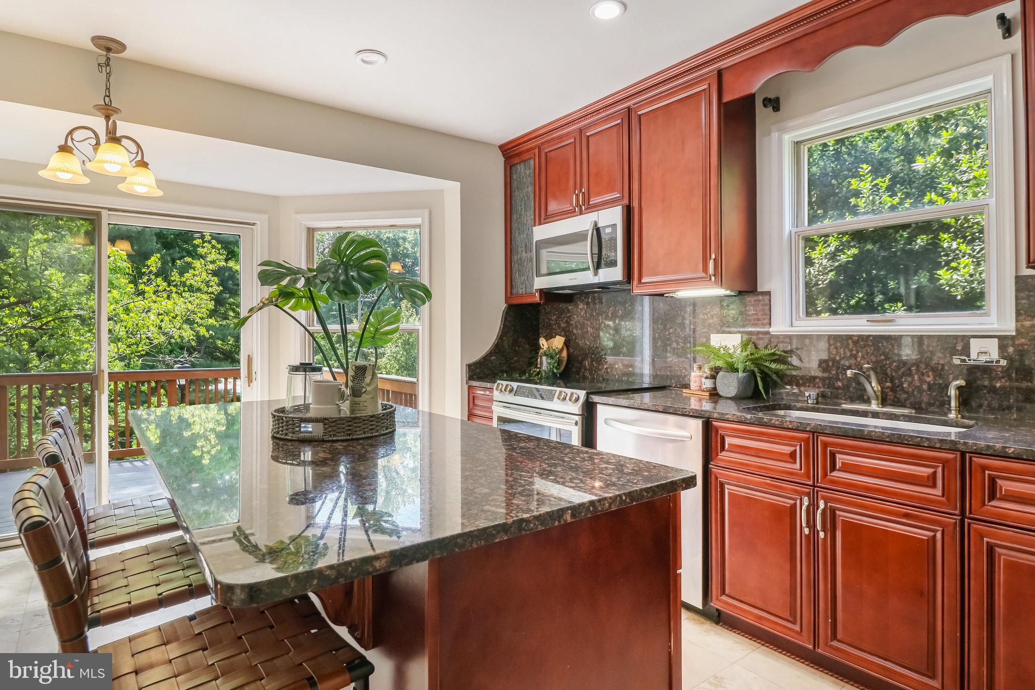 1450 Hampton Hill Circle McLean, VA 22101 - Photo 9 of 44