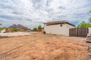 3933 East Rancho Drive Paradise Valley, AZ 85253 - Photo 5 of 27 a view of outdoor space and yard