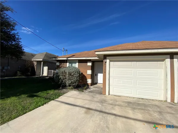 $1,325 | 239 Rosalie Drive, Unit A, New Braunfels, TX 78130