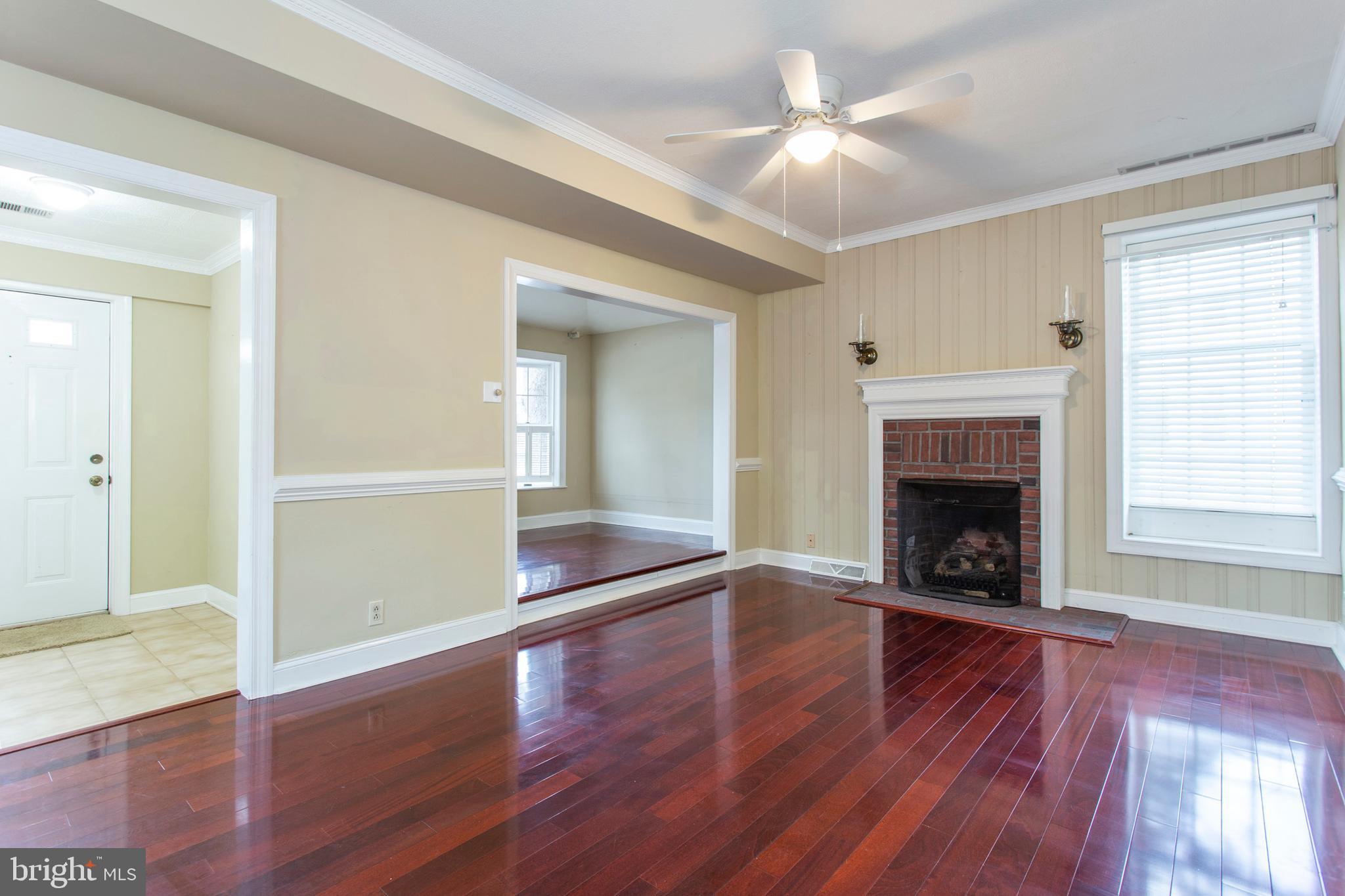 27 West Avon Road Brookhaven, PA 19015 - Photo 2 of 32 Gallery Image 2