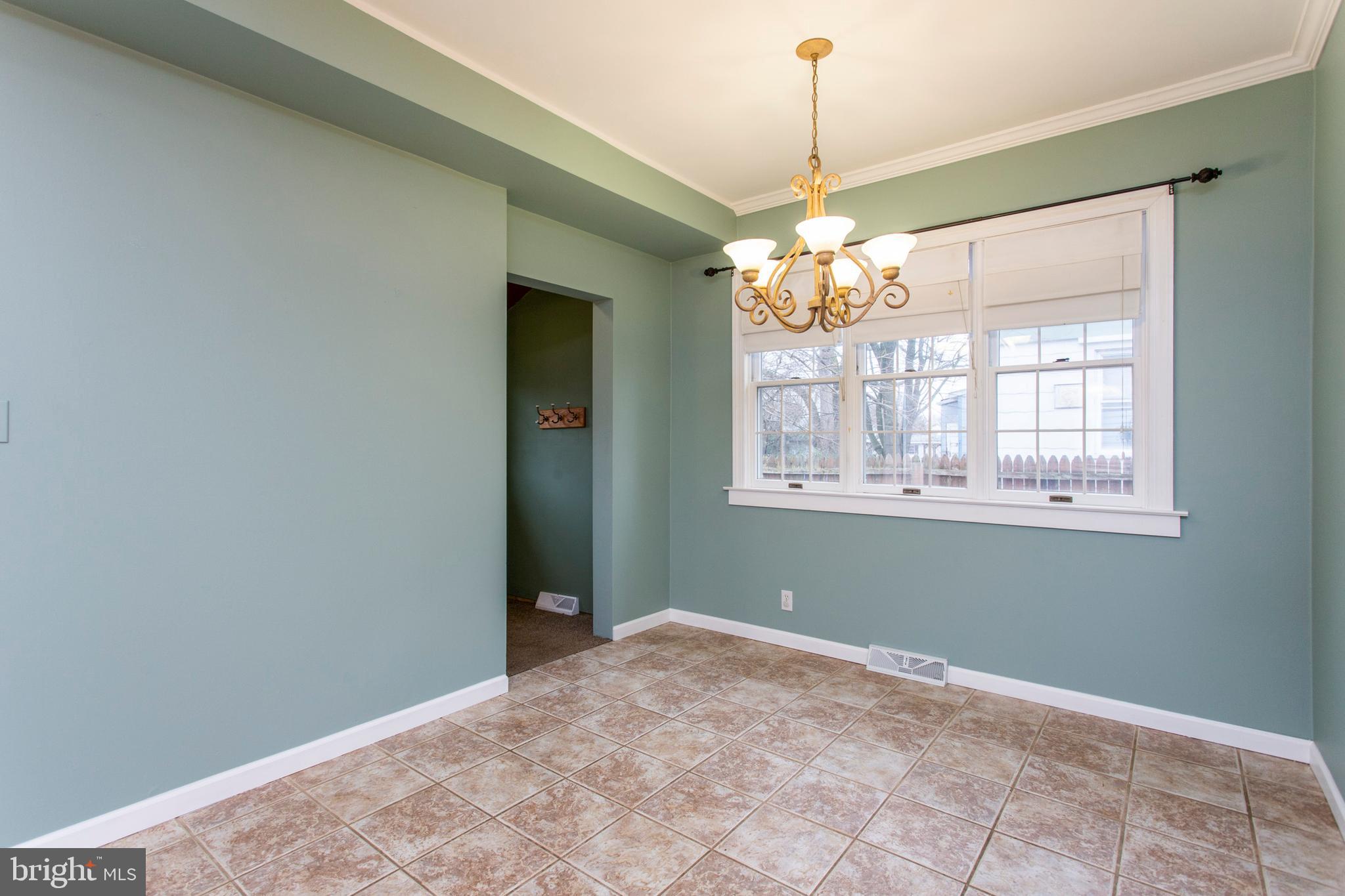 27 West Avon Road Brookhaven, PA 19015 - Photo 12 of 32 Gallery Image 12