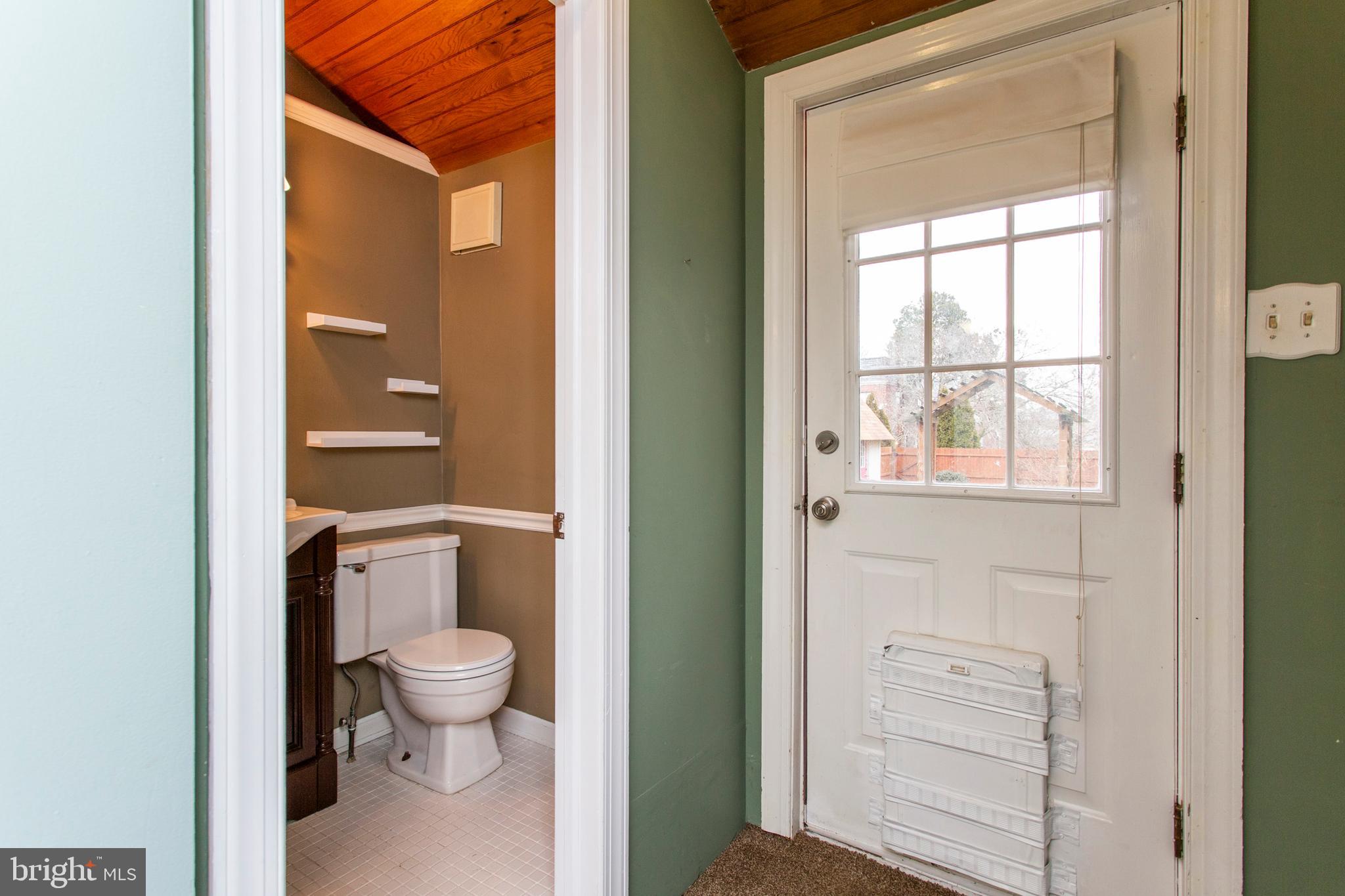 27 West Avon Road Brookhaven, PA 19015 - Photo 16 of 32 Gallery Image 16