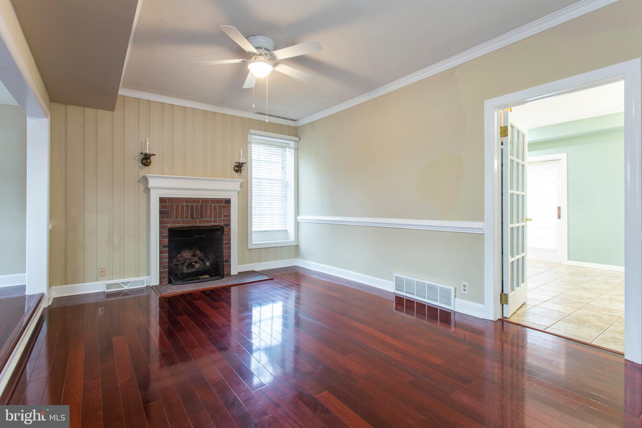 27 West Avon Road Brookhaven, PA 19015 - Photo 4 of 32 Gallery Image 4
