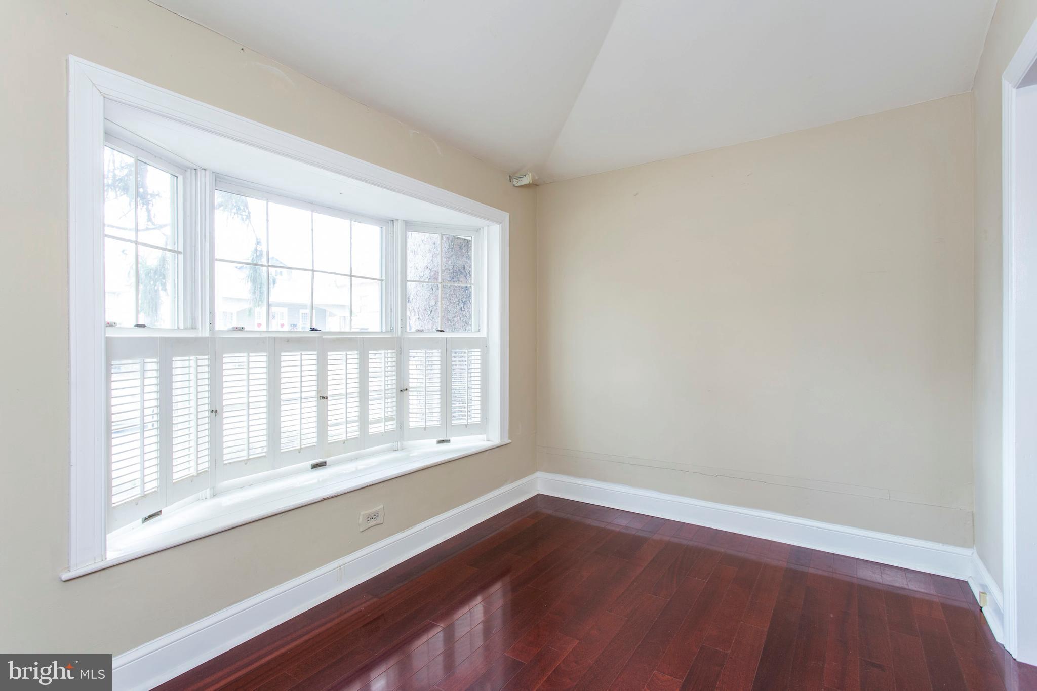 27 West Avon Road Brookhaven, PA 19015 - Photo 9 of 32 Gallery Image 9