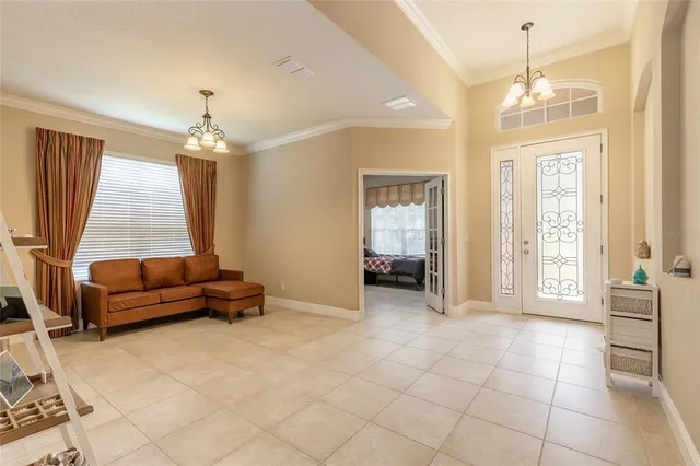 a view of livingroom with furniture