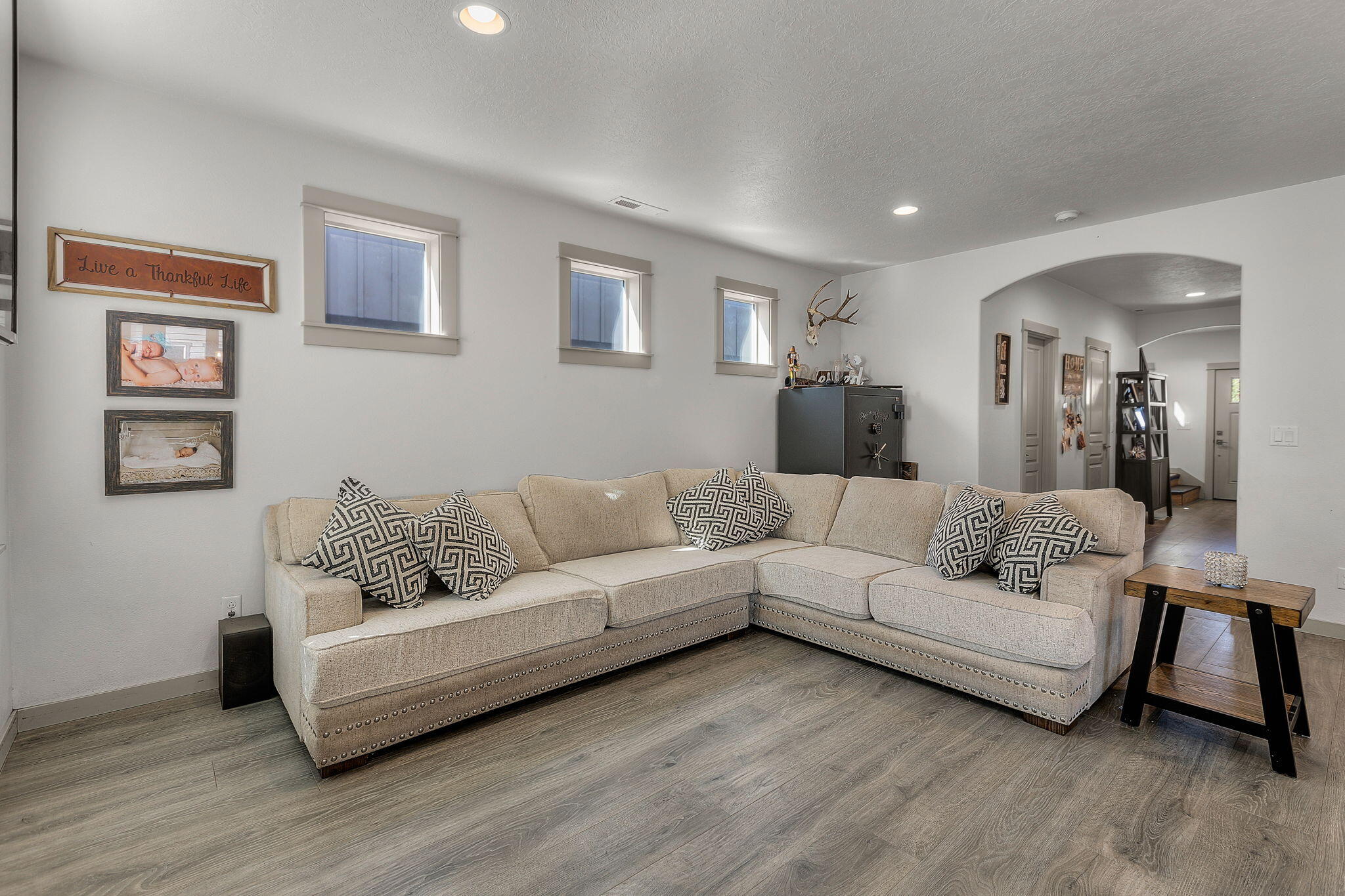 4476 Southwest Salmon Place Redmond, OR 97756 - Photo 21 of 43 2024_09_27_4476_sw_salmon_pl_rdm-38