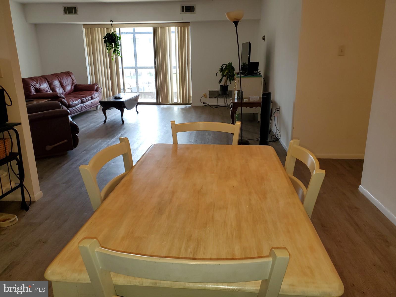 76 Welsh Tract Road, Unit 201 Newark, DE 19713 - Photo 13 of 26 View from Dining to Living Room