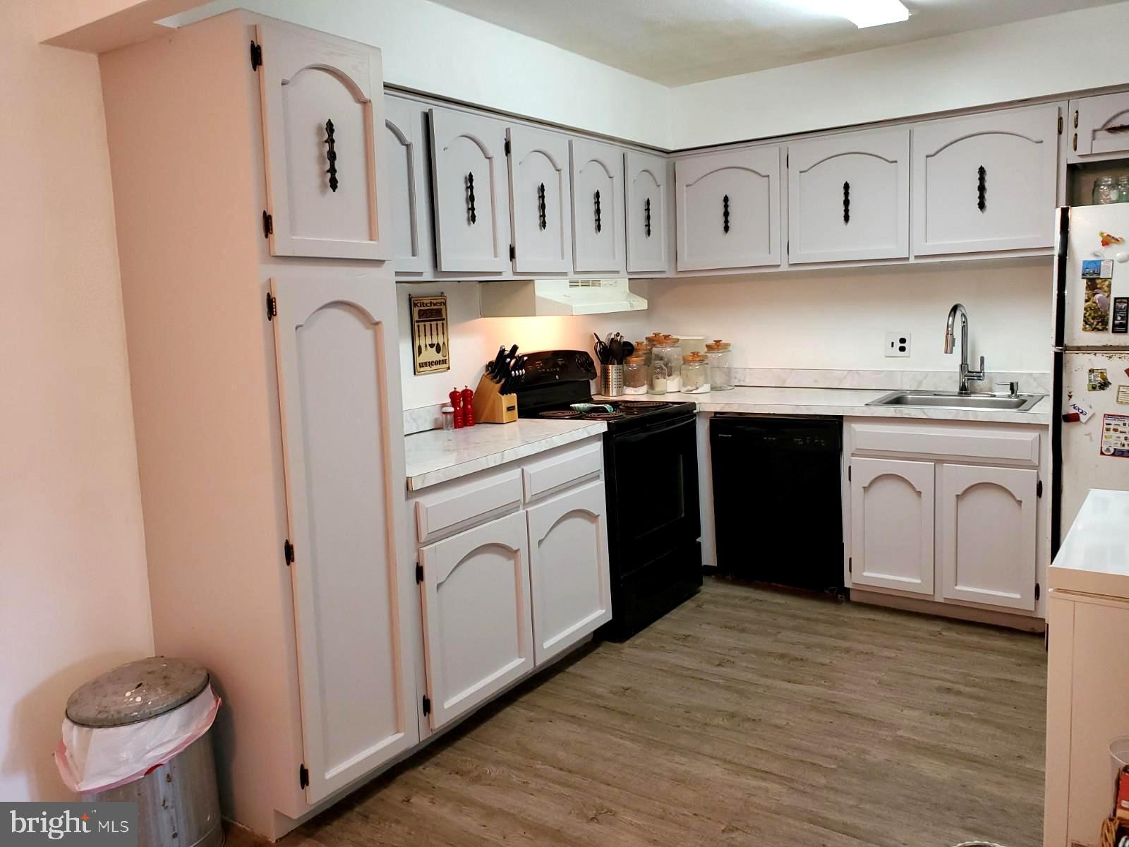 76 Welsh Tract Road, Unit 201 Newark, DE 19713 - Photo 5 of 26 Kitchen