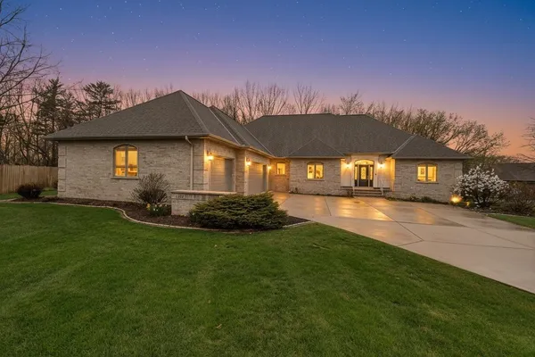 $739,900 | 3335 Langdon Street, Green Bay, WI 54311
