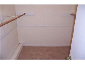 12 English Village Road, Unit 102 Manchester, NH 03102 - Photo 5 of 6 Gallery Image 5