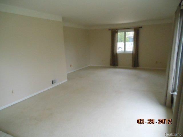 2017 Henbert Road West Bloomfield, MI 48324 - Photo 3 of 13 MAIN.JPG