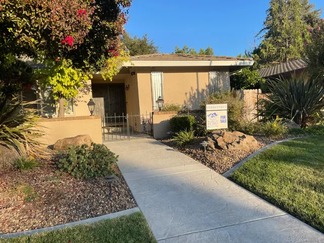 $992,500 | 61 Saratoga Circle, Sacramento, CA 95864