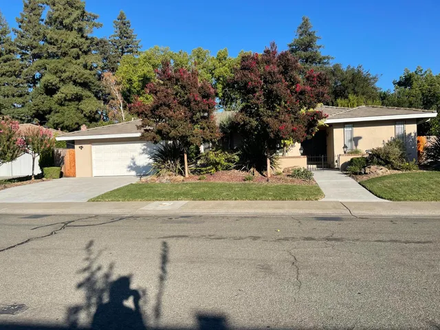 $992,500 | 61 Saratoga Circle, Sacramento, CA 95864