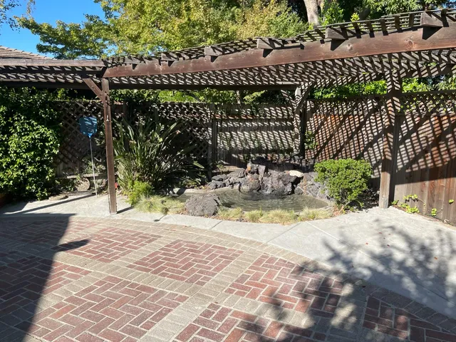$992,500 | 61 Saratoga Circle, Sacramento, CA 95864
