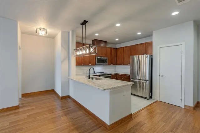 $2,000 | 1220 West Trinity Mills Road, Unit 5011, Carrollton, TX 75006