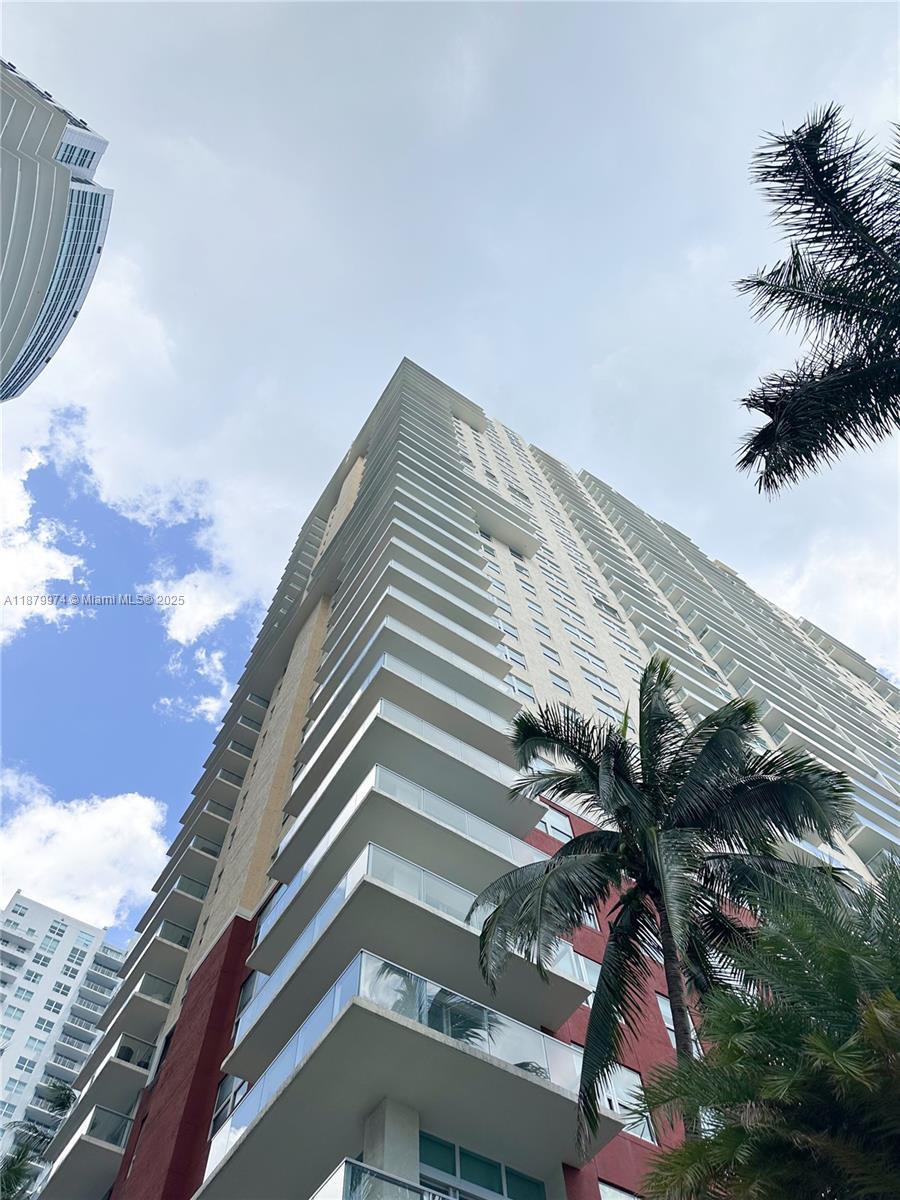 1155 Brickell Bay Drive, Unit 3303 Miami, FL 33131 - Photo 11 of 13