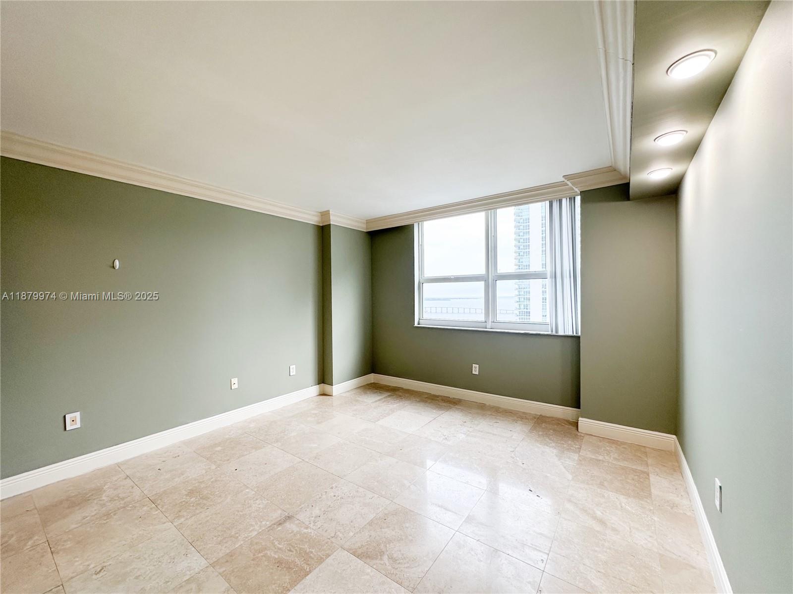 1155 Brickell Bay Drive, Unit 3303 Miami, FL 33131 - Photo 9 of 13