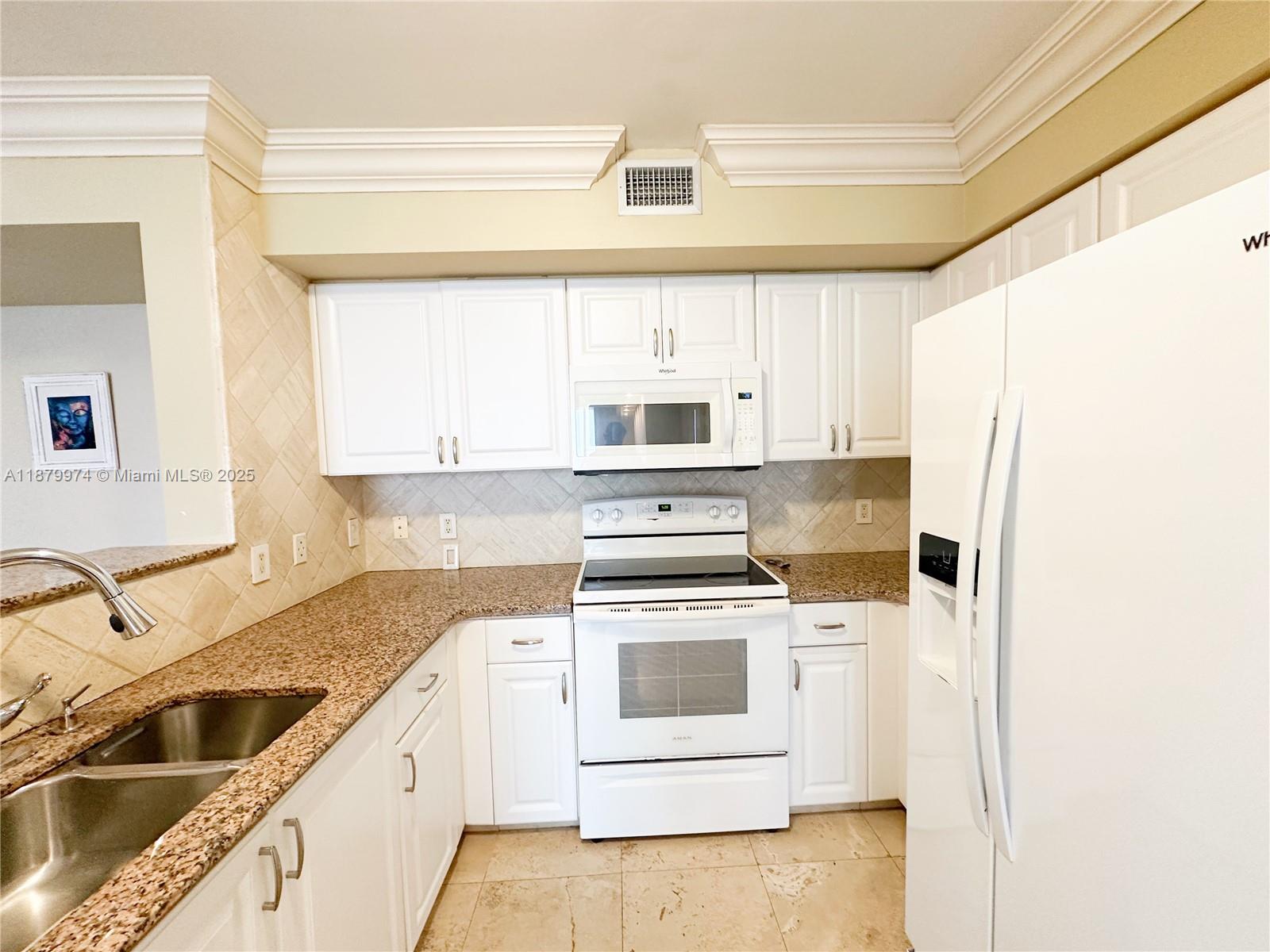 1155 Brickell Bay Drive, Unit 3303 Miami, FL 33131 - Photo 10 of 13