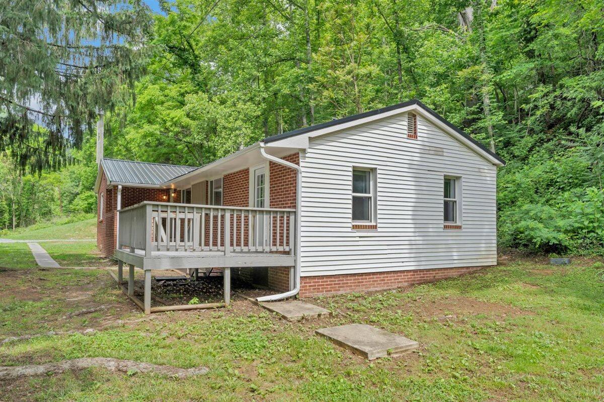 4312 Seneca Hollow Road Elliston, VA 24087 - Photo 2 of 23 03-MIB00536-R5