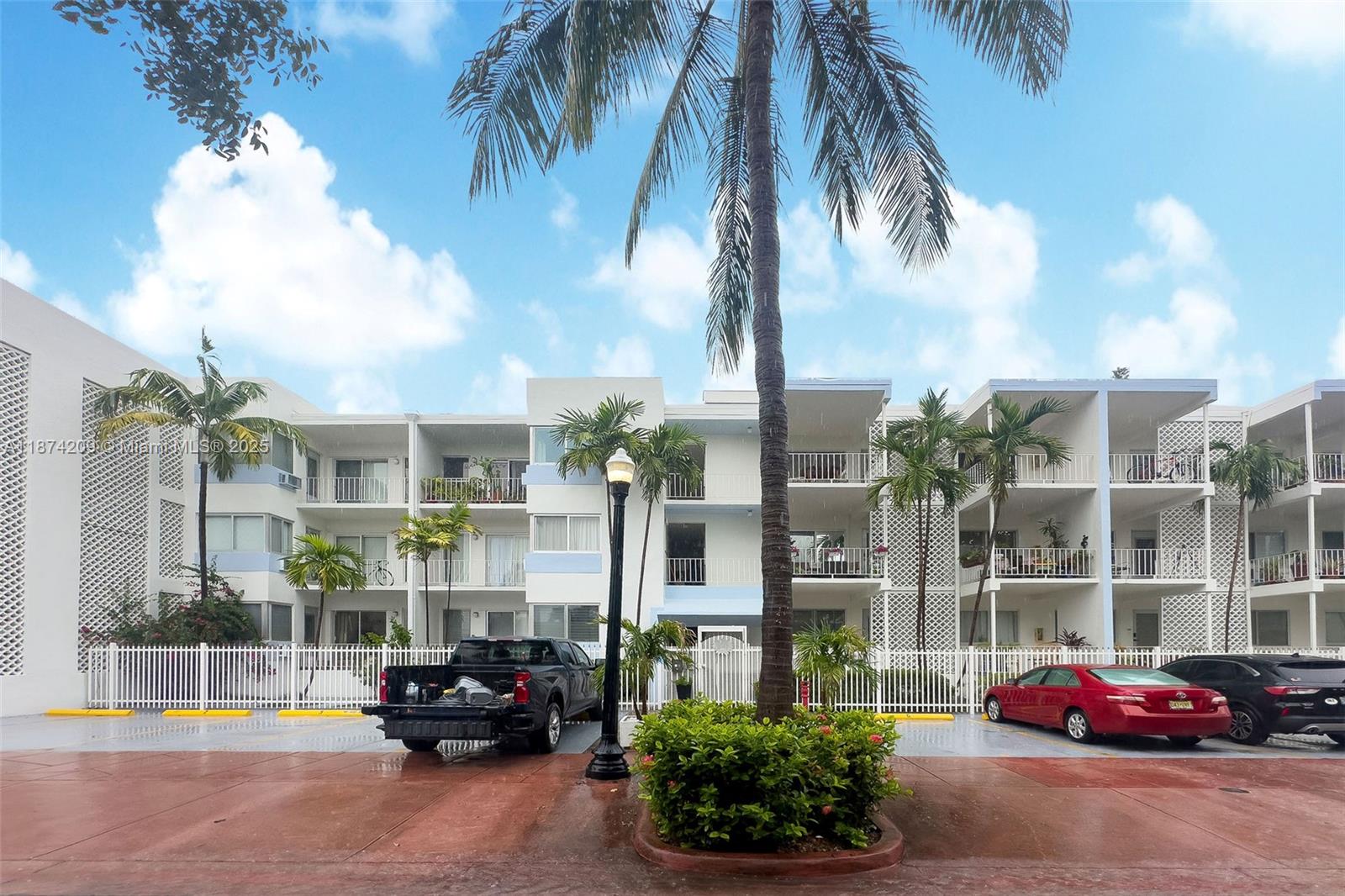 641 Española Way, Unit 3 Miami Beach, FL 33139 - Photo 22 of 23 a car parked in front of a building