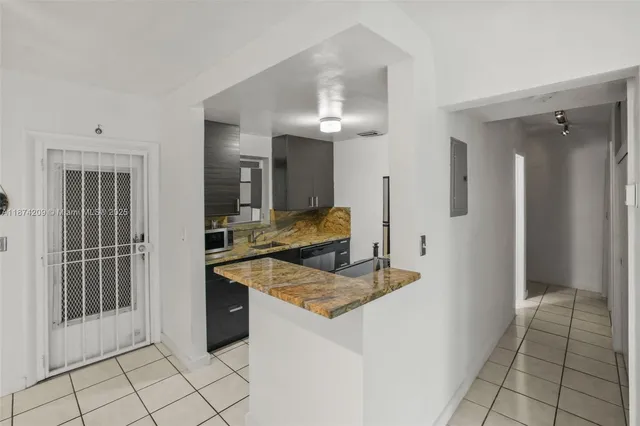 $319,000 | 641 Española Way, Unit 3, Miami Beach, FL 33139